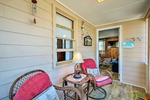 Hampton Cottage - Walk To Beaches And Marina!