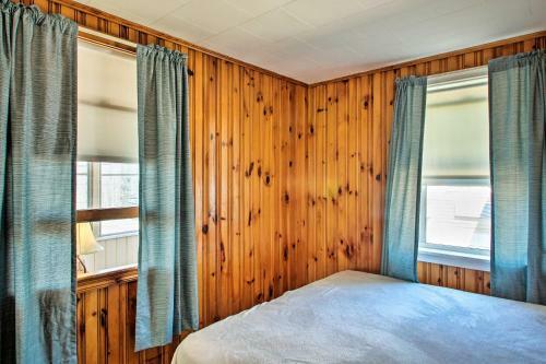 Hampton Cottage - Walk To Beaches And Marina!
