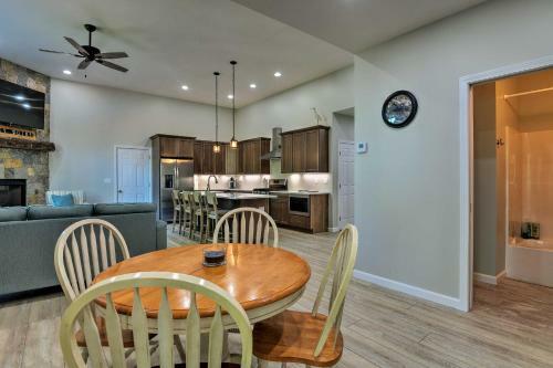 Gilford House With Deck And Grill - Mins To Beach!