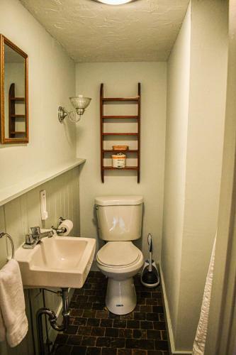 Brook Road Inn