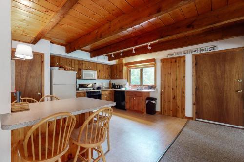 Fox Run Townhouse - Close To The Pool!