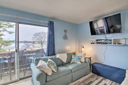Apartamento Laconia Apt With Paugus Bay View, 3 Mi To Beach