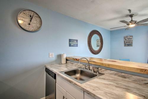 Apartamento Laconia Apt With Paugus Bay View, 3 Mi To Beach