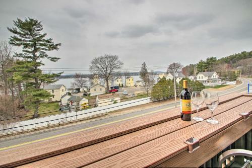 Apartamento Laconia Apt With Paugus Bay View, 3 Mi To Beach