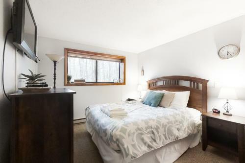 Stonehurst Gorgeous End Unit
