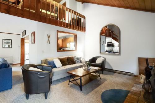 Stonehurst Gorgeous End Unit