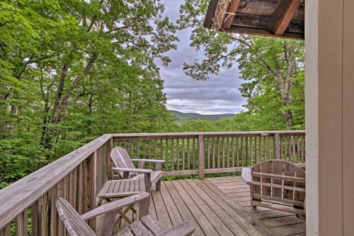 Conway Area Chalet With Mountain Views And Fire Pit!