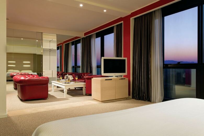 Hotel B4 Bologna Tower