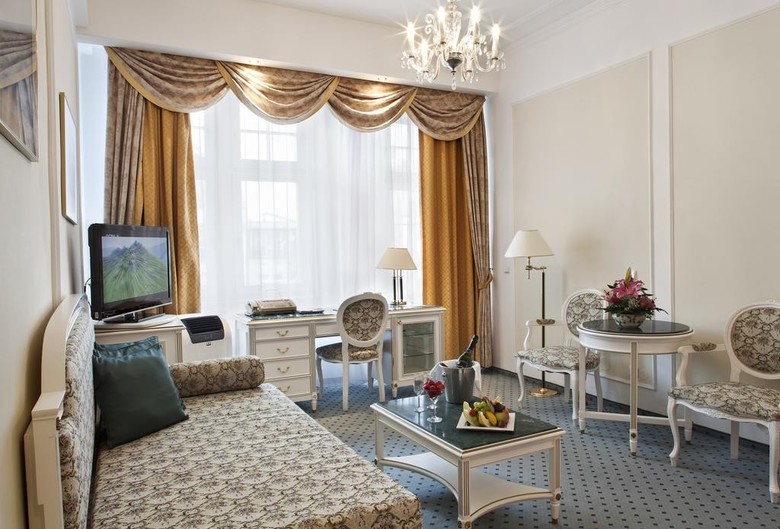 Hotel Ambassador-zlat� Husa