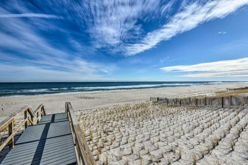 Oceanside Beach House In Pvt Beach Community!
