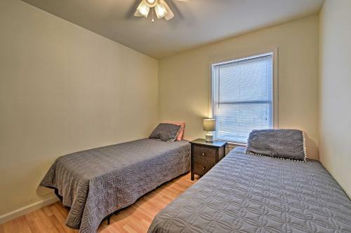Charming Beach Cottage - Walk To Boardwalk!