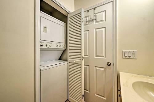 Charming Beach Cottage - Walk To Boardwalk!
