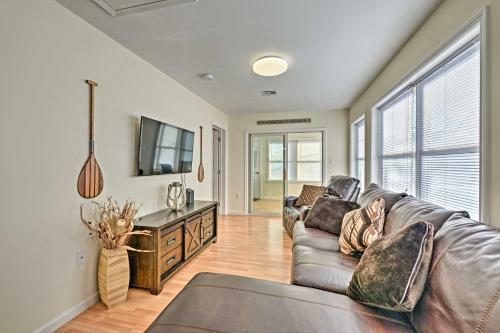 Charming Beach Cottage - Walk To Boardwalk!