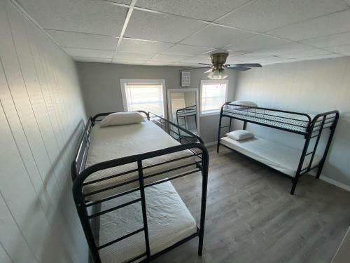 Affordable Beachfront Apartment With Balcony Sleeps 8