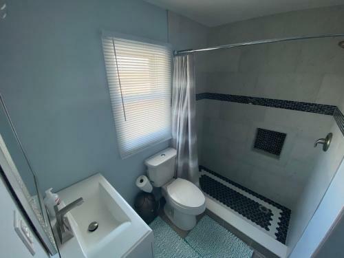 Affordable Beachfront Apartment With Balcony Sleeps 8