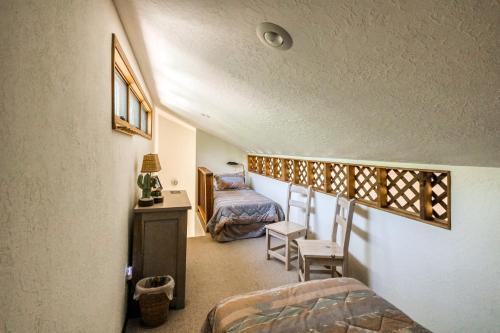 Elk & Deer View Home
