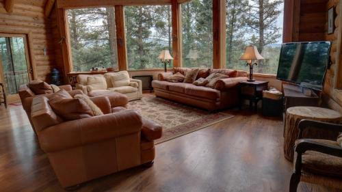 Barton's Retreat Home