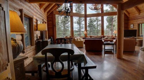 Barton's Retreat Home