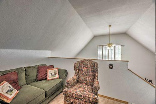 Quaint Cloudcroft Cabin With Stunning Forest Views!
