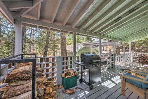 Quaint Cloudcroft Cabin With Stunning Forest Views!