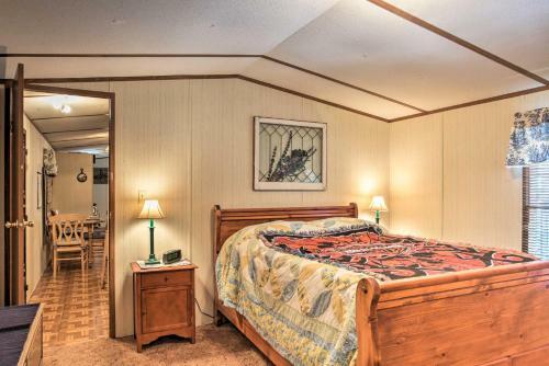 Rustic Cloudcroft Cabin With Deck-near Skiing And Fishing!