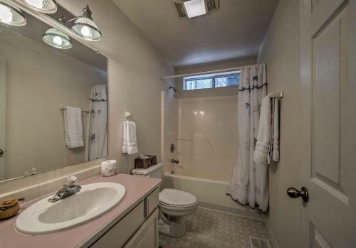 Pet-friendly Cabin - 5 Mins To Ski Cloudcroft Mtn!