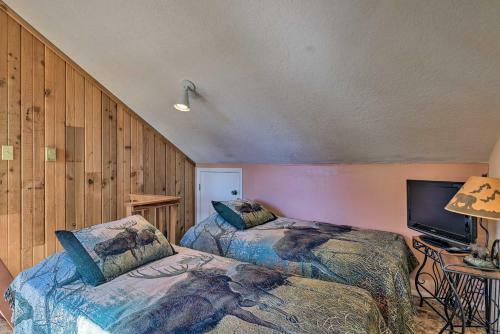 Cozy Angel Fire Cabin 10 Min From Ski Slopes!