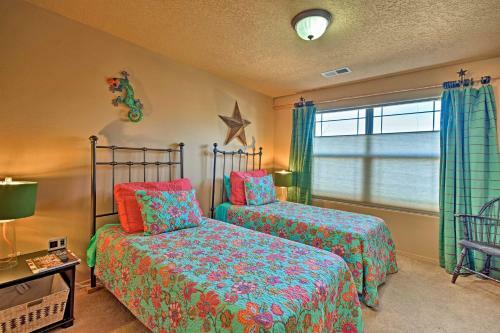 Spacious Bernalillo Home With Patio And Mountain Views!