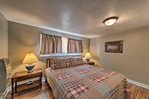 Cozy Outdoorsy Haven By Golf Course With Deck!