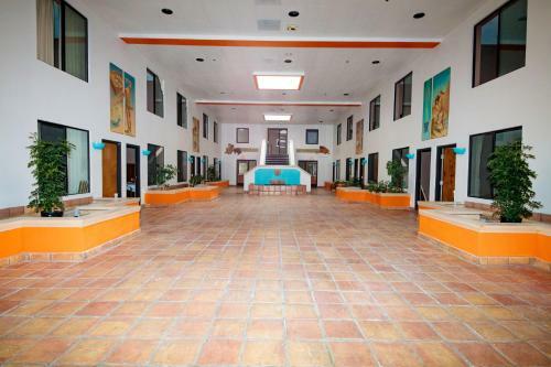Hotel Howard Johnson By Wyndham Gallup