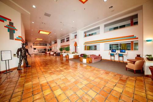 Hotel Howard Johnson By Wyndham Gallup