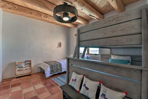 Updated El Prado Home With Game Room And Mtn Views