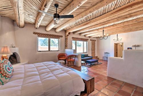 Updated El Prado Home With Game Room And Mtn Views