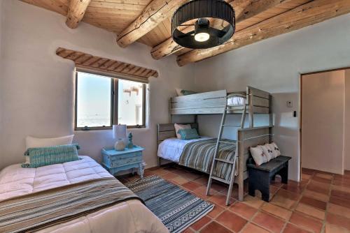 Updated El Prado Home With Game Room And Mtn Views