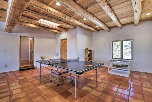 Updated El Prado Home With Game Room And Mtn Views