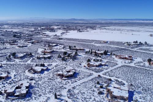 Updated El Prado Home With Game Room And Mtn Views