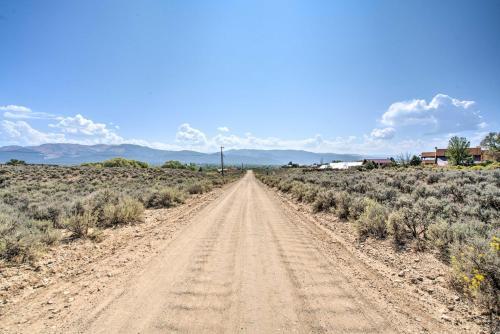 Secluded Desert Home With Fire Pit 3 Mi To Taos