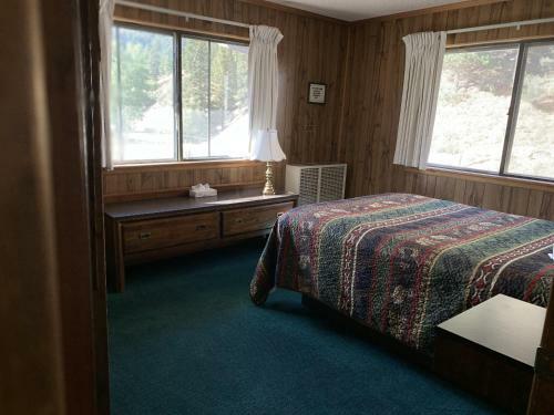 Hotel Ponderosa Lodge