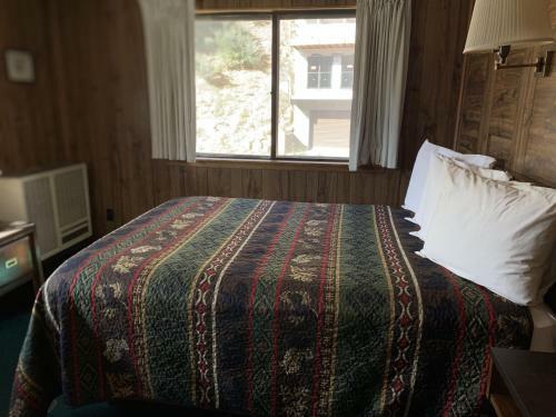 Hotel Ponderosa Lodge