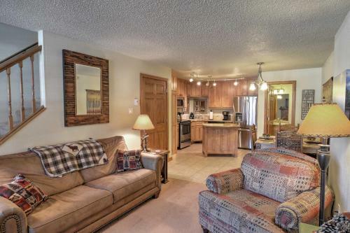 Red River Home With 2 Balconies - 1 Block To Main St!