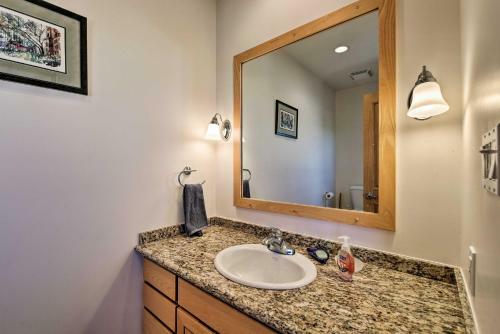 Rancho De Taos House With Balcony And Panoramic Views!
