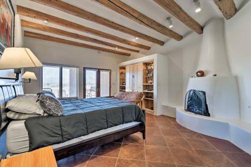 Rancho De Taos House With Balcony And Panoramic Views!