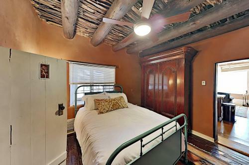 Apartamento Luxe 2-unit Hideaway - Historic Suite & Casita Duplex