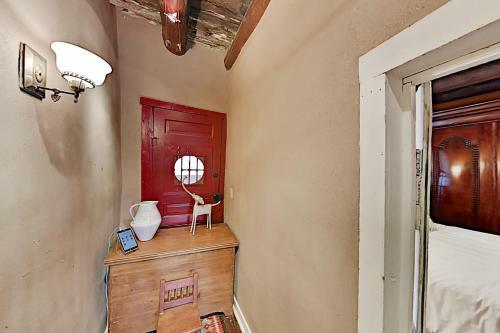 Apartamento Luxe 2-unit Hideaway - Historic Suite & Casita Duplex
