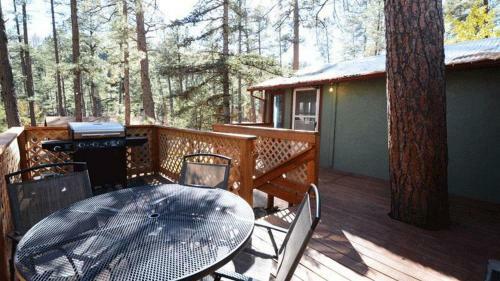 Whispering Pine Cabins-coyote