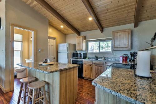 Apartamento Lavish Condo With 2 Decks - 5mi To Ruidoso Downs