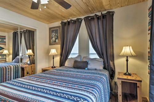 Apartamento Lavish Condo With 2 Decks - 5mi To Ruidoso Downs