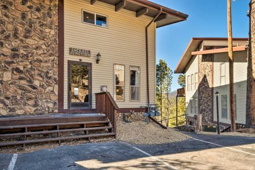 Apartamento Lavish Condo With 2 Decks - 5mi To Ruidoso Downs