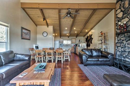 Apartamento Lavish Condo With 2 Decks - 5mi To Ruidoso Downs