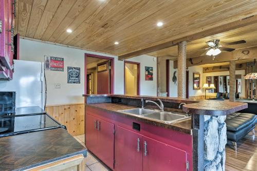 Apartamento Lavish Condo With 2 Decks - 5mi To Ruidoso Downs